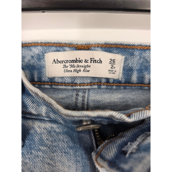 Abercrombie & Fitch 90s Straight Ultra High Rise Distressed Light Wash Jeans 2 - Picture 3 of 4
